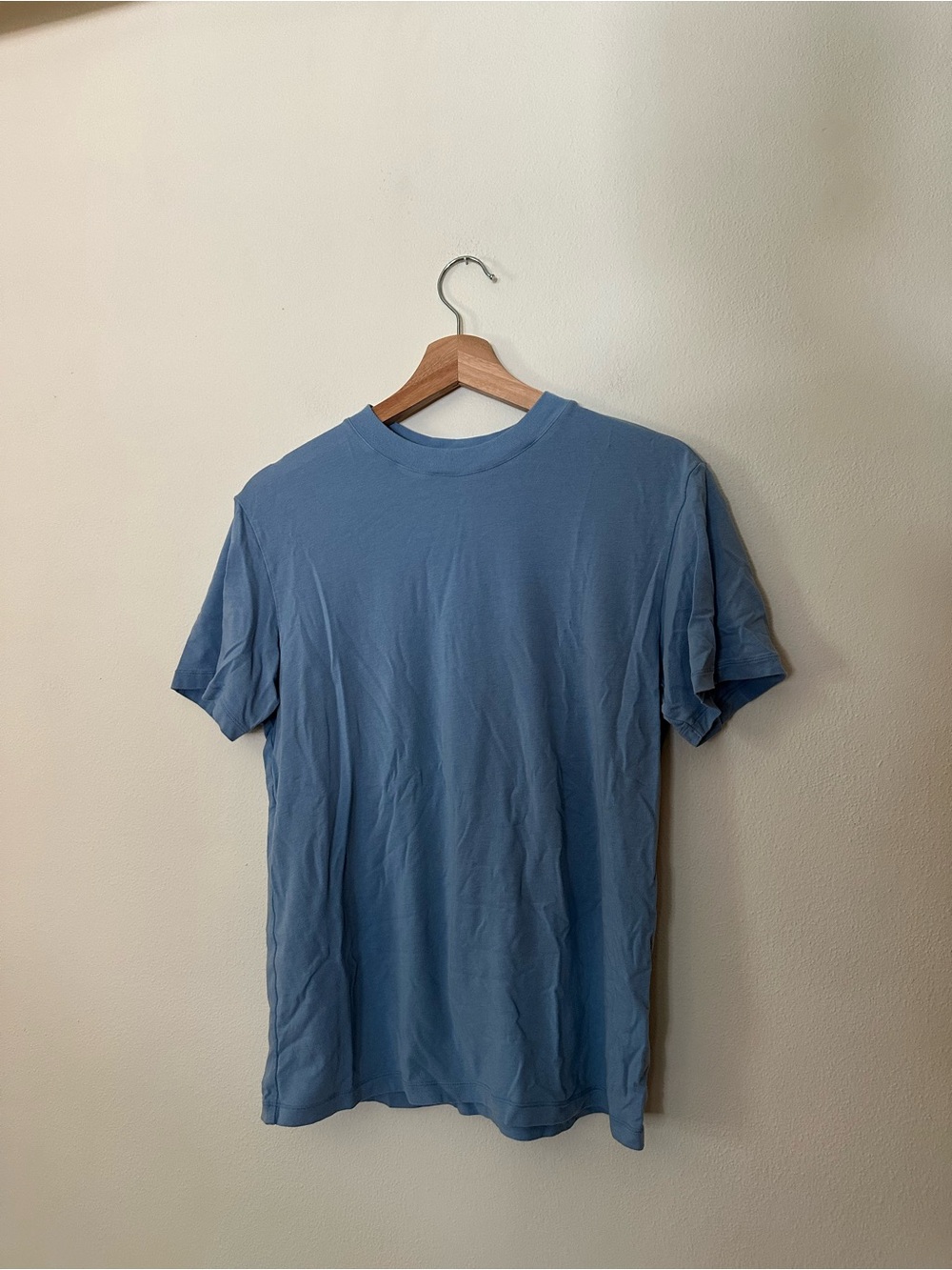Skims tee shirt